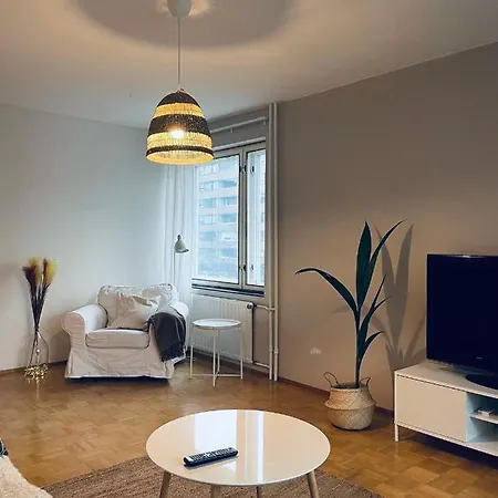 Keskusta Kaksio Tuomiokirkon Ja Yliopiston Laehellae * Turku