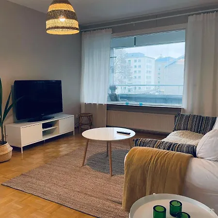 Keskusta Kaksio Tuomiokirkon Ja Yliopiston Laehellae *